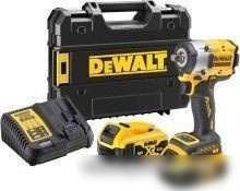 Гайковерт DeWalt DCF921P2T-QW (с 2-мя АКБ, кейс)