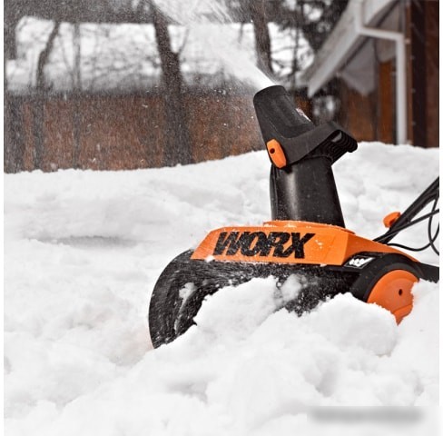 Снегоуборщик Worx WG450E