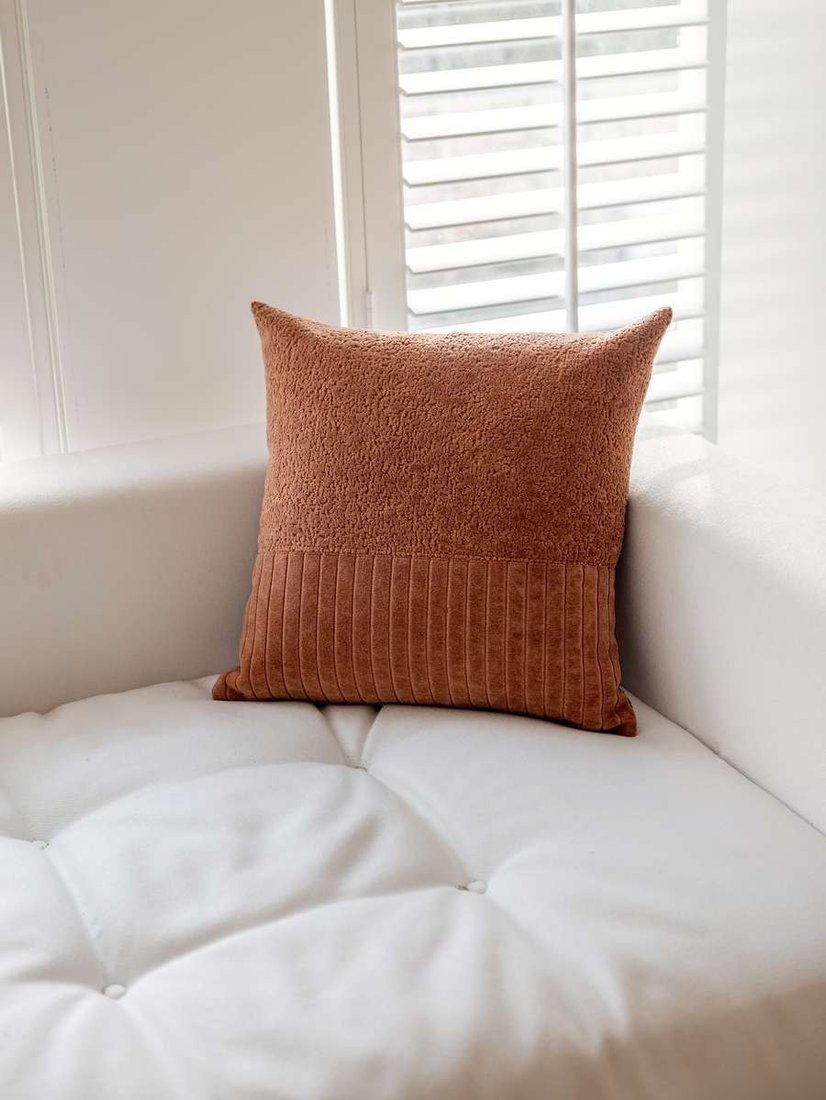 Чехол на подушку Matex Tufted Velvet ALEX-47 (красно-коричневый)