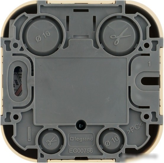 Розетка Legrand Quteo 782274 (дерево)