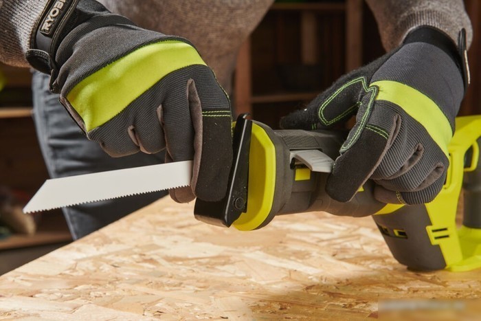 Сабельная пила Ryobi RRS18-0 5133005404 (без АКБ)