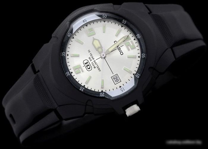 Наручные часы Casio MW-600F-7A