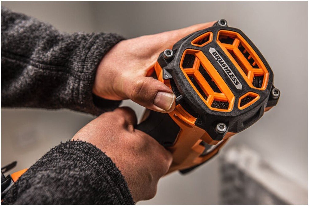 Гвоздезабиватель AEG Powertools B18BN16-0 4935498189 (без АКБ)