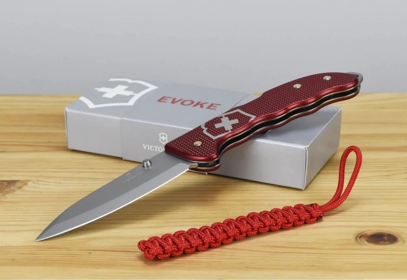 Складной нож Victorinox Evoke Alox 0.9415.D20 (красный)