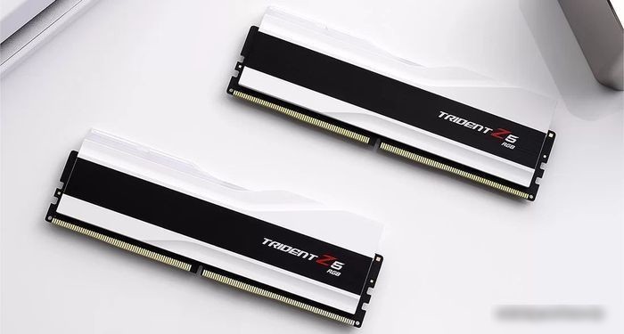 Оперативная память G.Skill Trident Z5 RGB 2x48ГБ DDR5 6400МГц F5-6400J3239F48GX2-TZ5RW
