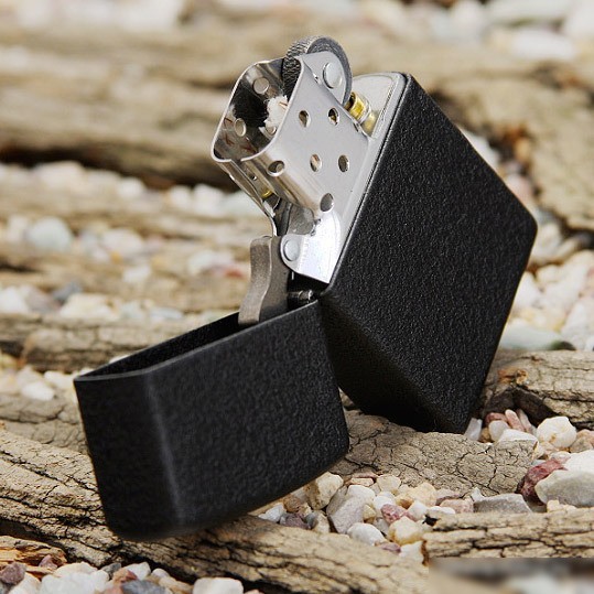 Зажигалка Zippo Classic 236 Black Crackle