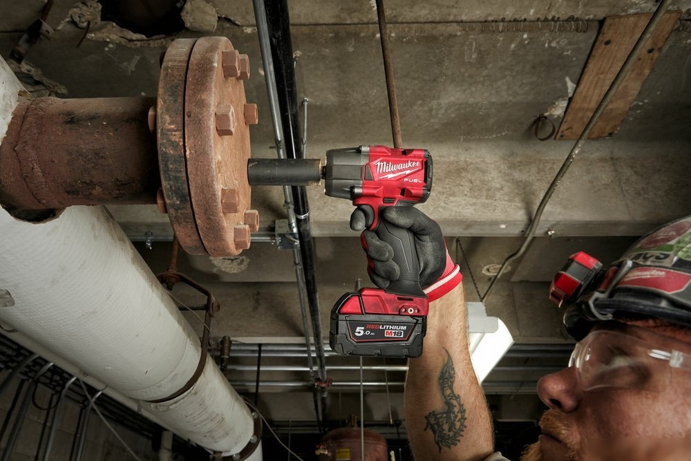Гайковерт Milwaukee M18 FUEL M18FMTIW2F12-0 4933498057 (без АКБ)