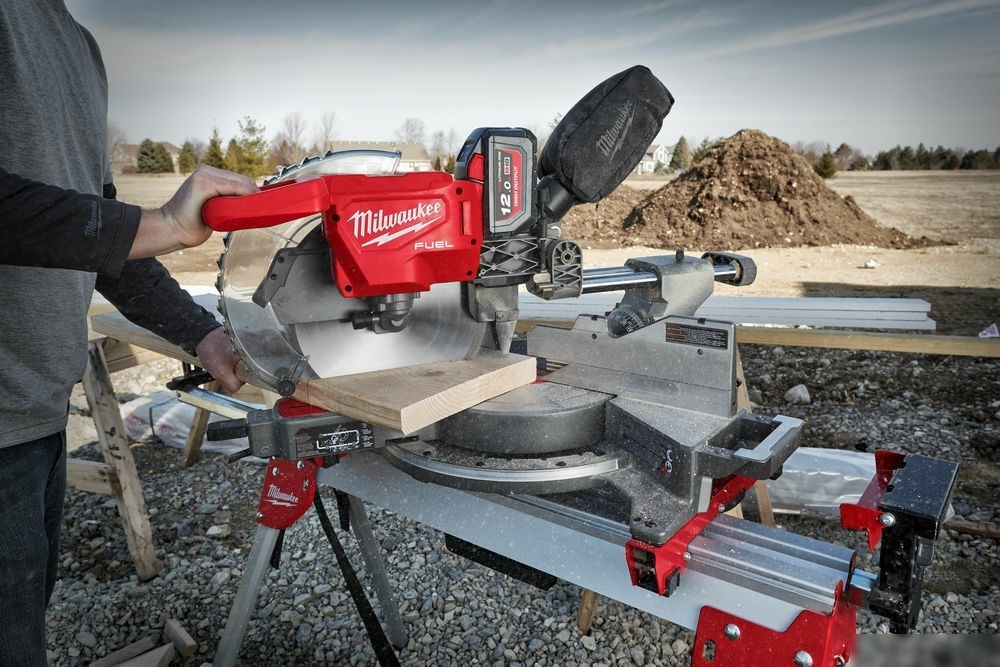 Торцовочная пила Milwaukee M18 FUEL M18FMS305-0 4933471205 (без АКБ)
