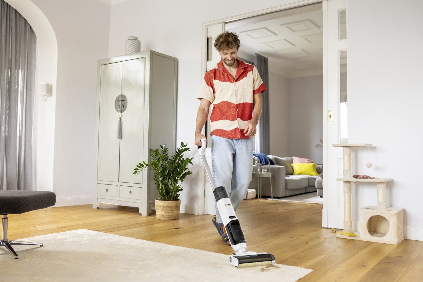 Вертикальный моющий пылесос Karcher FCV 2 Natural N 1.056-101.0