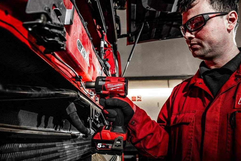 Гайковерт Milwaukee M18 FUEL M18FIW2F12-0 4933498058 (без АКБ)