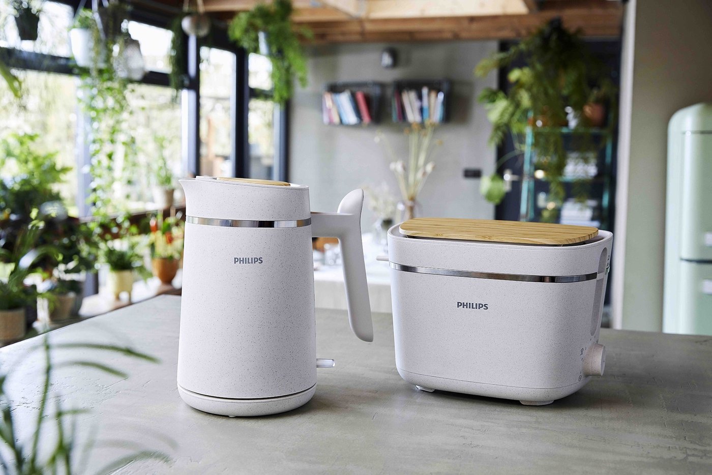 Электрический чайник Philips HD9365/10 + тостер HD2640/10