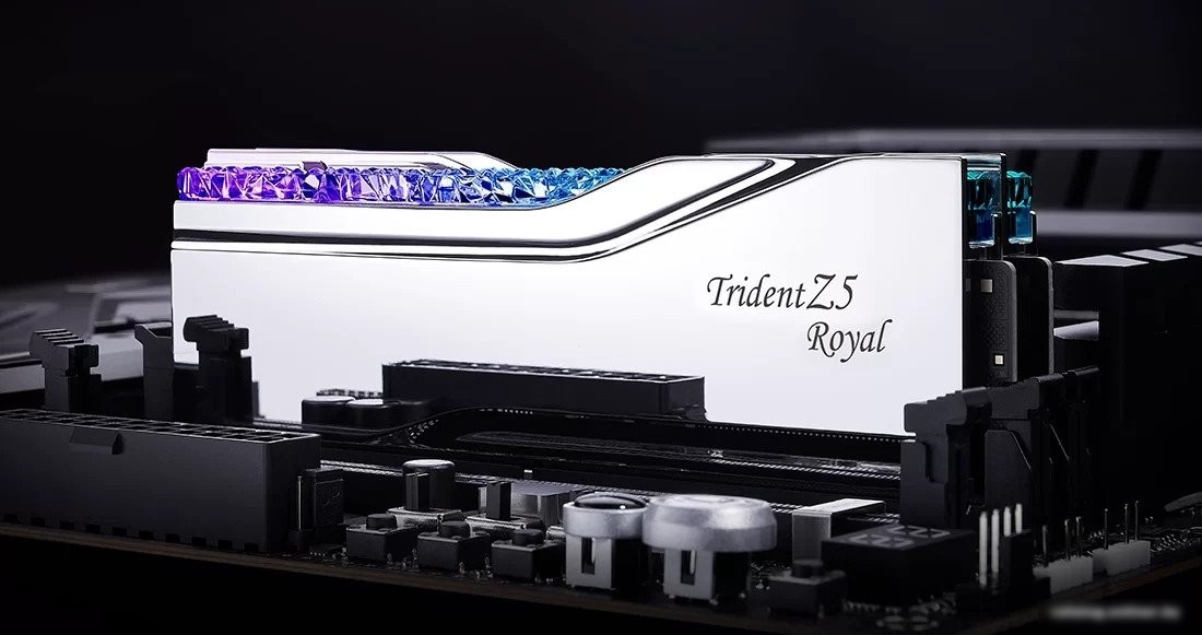 Оперативная память G.Skill Trident Z5 Royal 2x16ГБ DDR5 6400 МГц F5-6400J3039G16GX2-TR5S