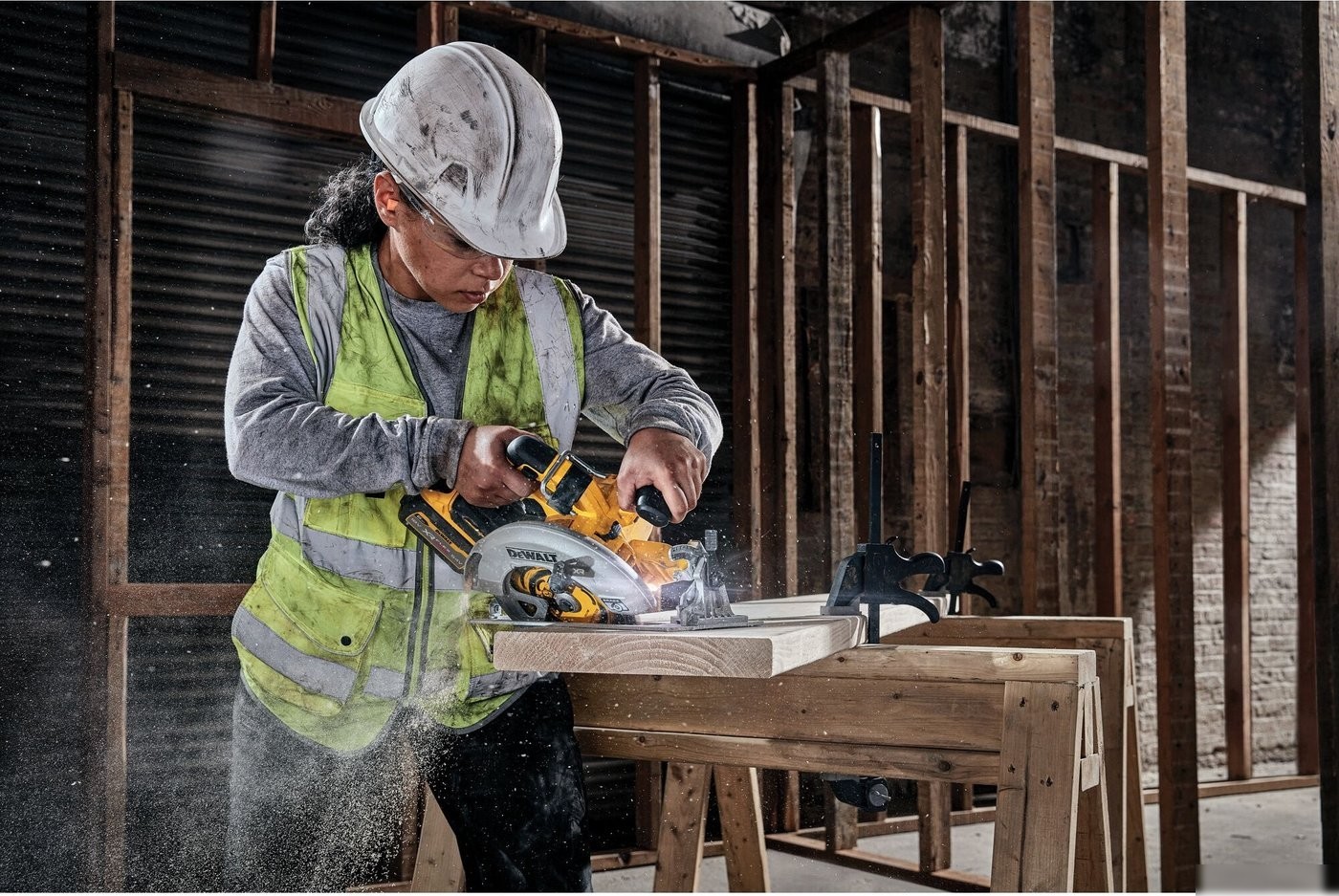 Дисковая (циркулярная) пила DeWalt DCS573T1 (с 1-им АКБ, кейс)