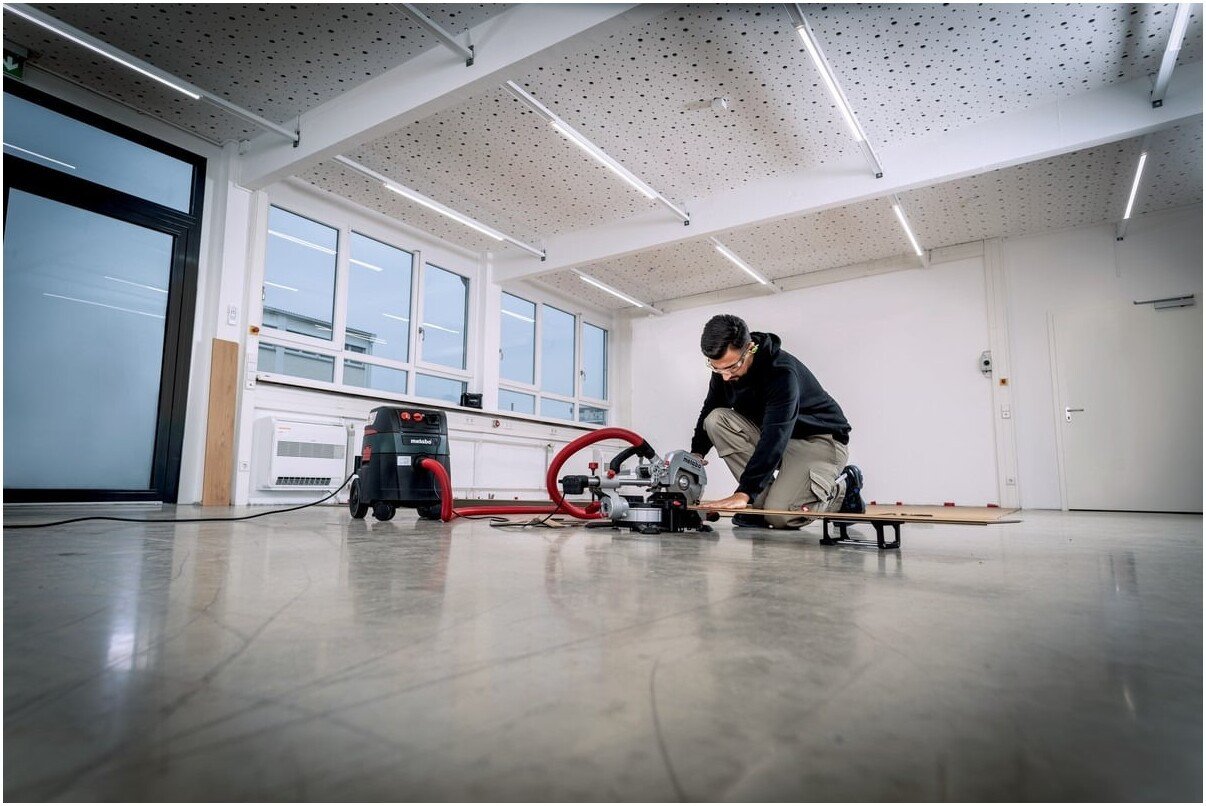 Торцовочная пила Metabo KGS 216 M Set 613216900