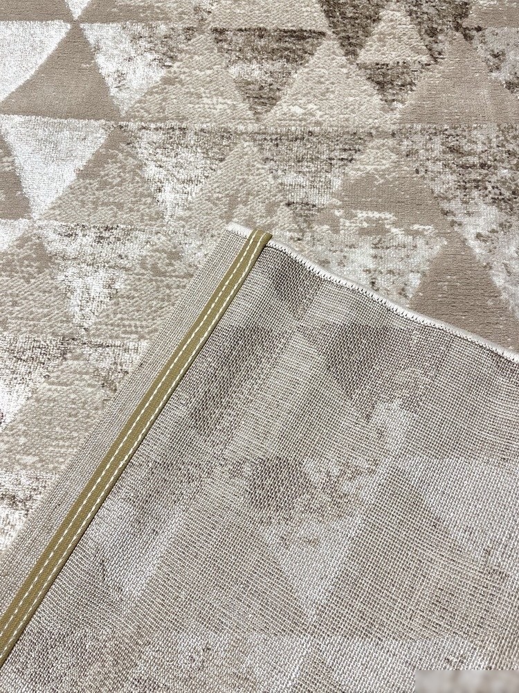 Ковер для жилой комнаты Sahan Alvita 8333A-S-BEIGE-D-VIZON V60 (1x2)