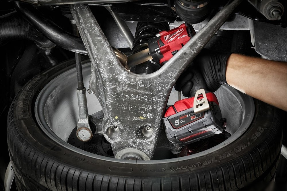 Гайковерт Milwaukee M18 FUEL M18FIW2F12-0 4933498058 (без АКБ)