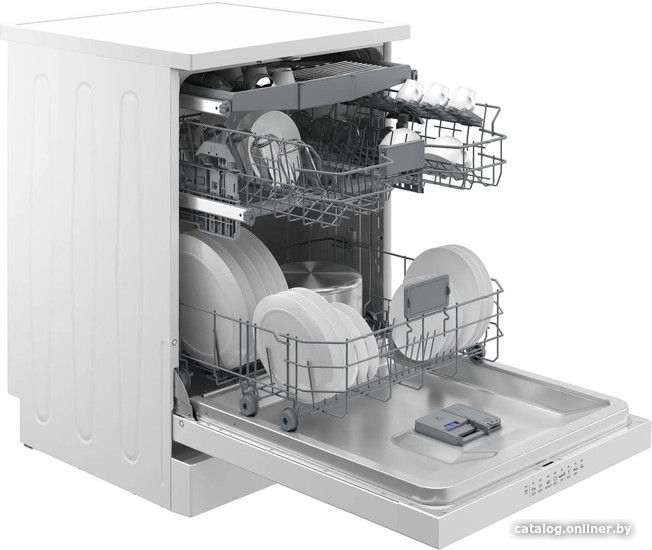 Отдельностоящая посудомоечная машина Hotpoint-Ariston HF 5C84 DW