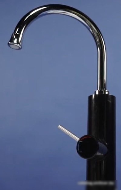 Проточный электрический водонагреватель-кран Electrolux Taptronic (черный)