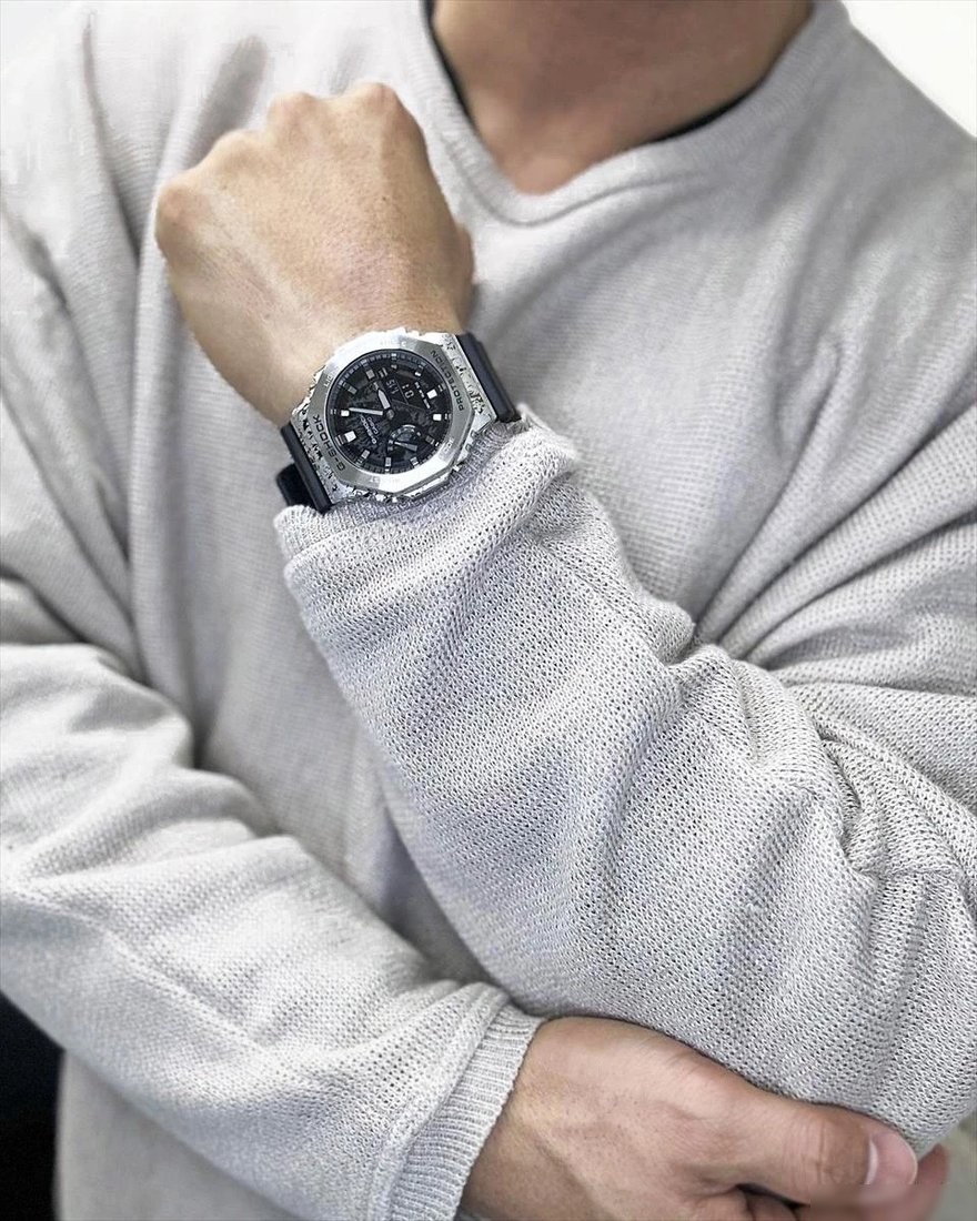 Наручные часы Casio G-Shock GM-2100GC-1A