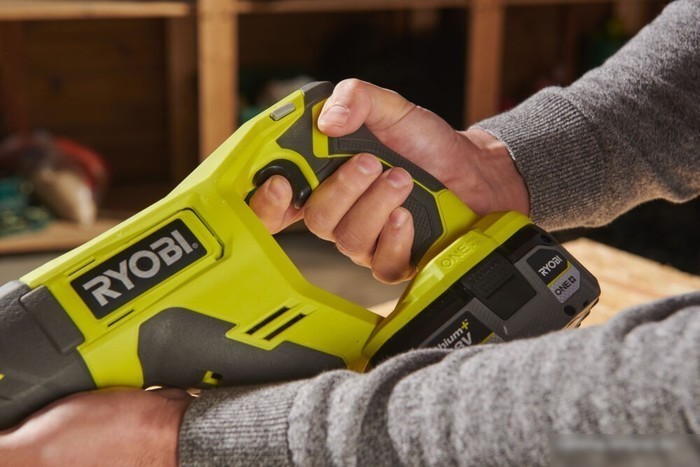 Сабельная пила Ryobi RRS18-0 5133005404 (без АКБ)