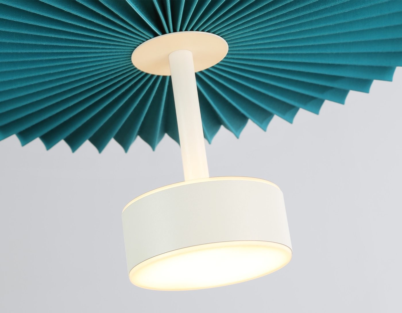 Подвесная люстра Ambrella LH72611 WH/GR (белый/бирюзовый)