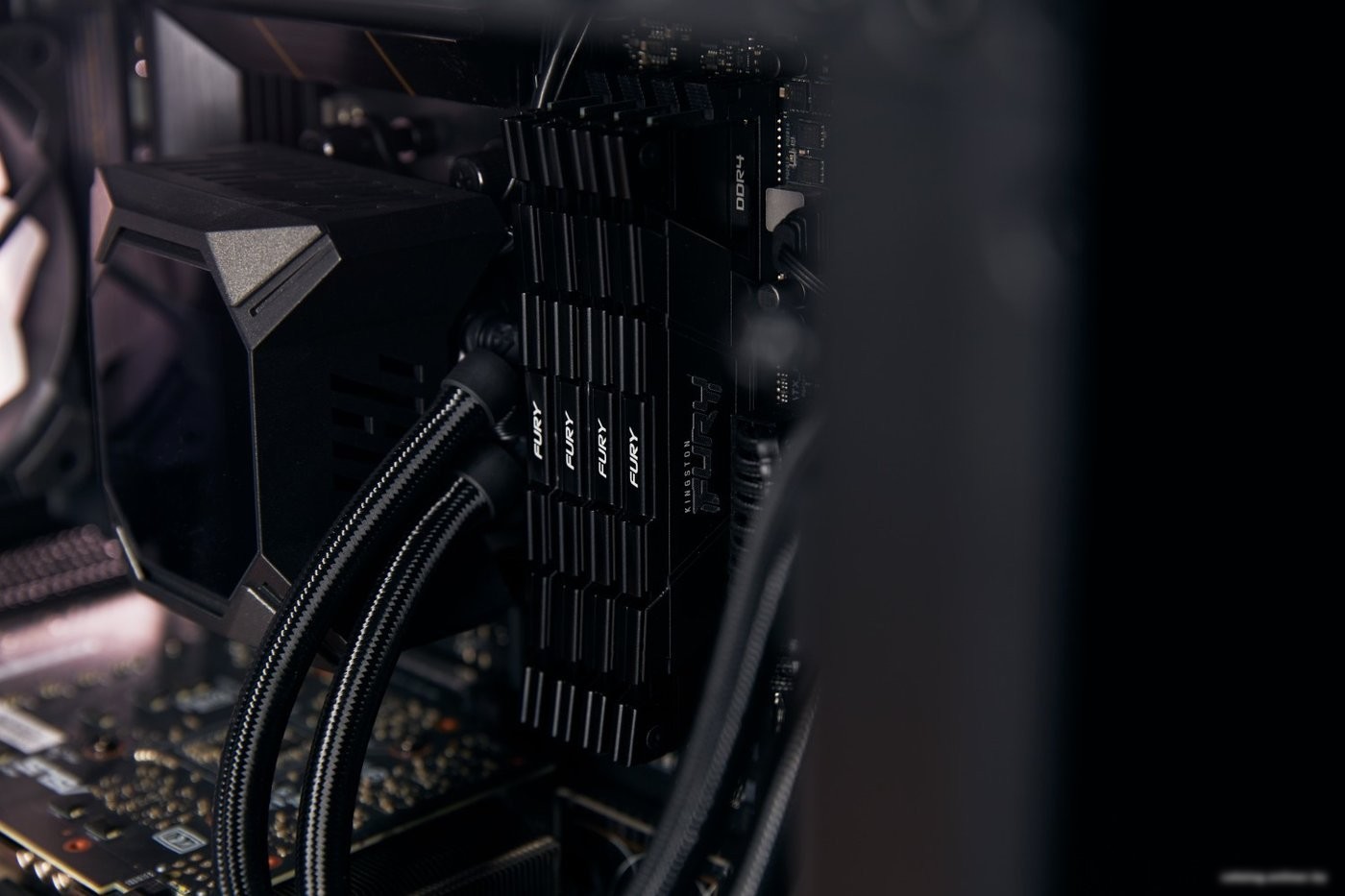 Оперативная память Kingston FURY Renegade 8ГБ DDR4 3200МГц KF432C16RB2/8