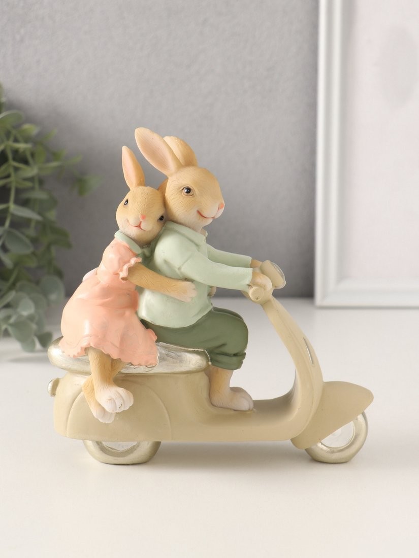Статуэтка Sima-Land Кролики: катание на мопеде 10583209