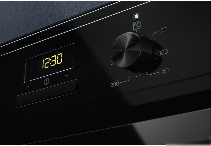 Электрический духовой шкаф Electrolux SteamBake 600 EOD3H50BK