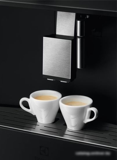 Кофемашина Electrolux KBC85X
