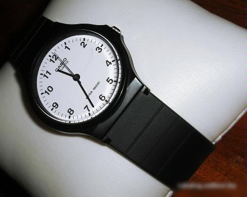 Наручные часы Casio MQ-24-7B