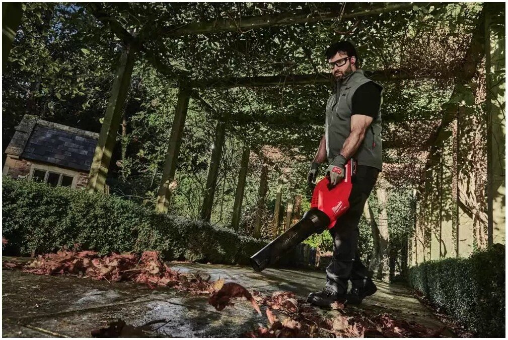 Садовая воздуходувка Milwaukee M18 FBLG3-802 4933499233 (с 2-мя АКБ)
