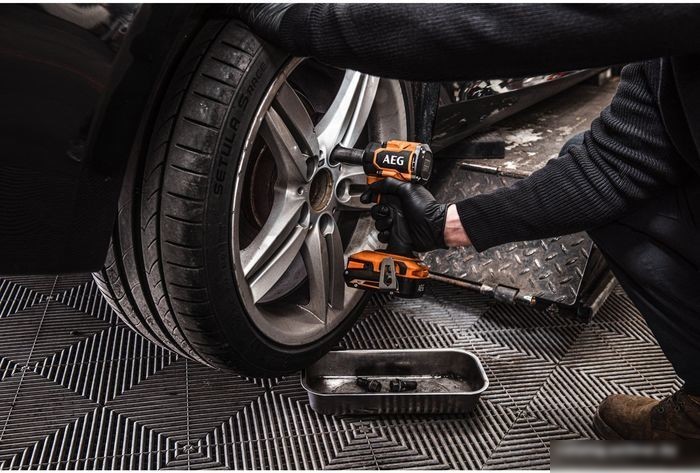 Гайковерт AEG Powertools BSS 18S12BL2-0 4935480060 (без АКБ)