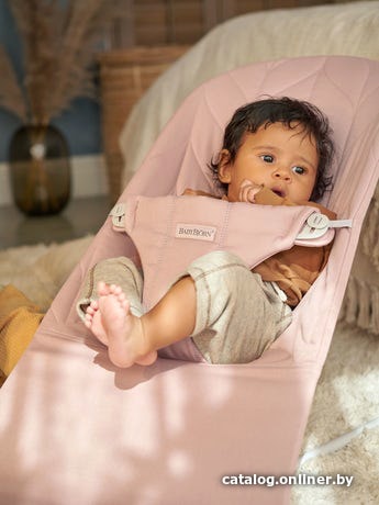 Шезлонг BabyBjorn Bliss Cotton Petal Quilt (розовый)