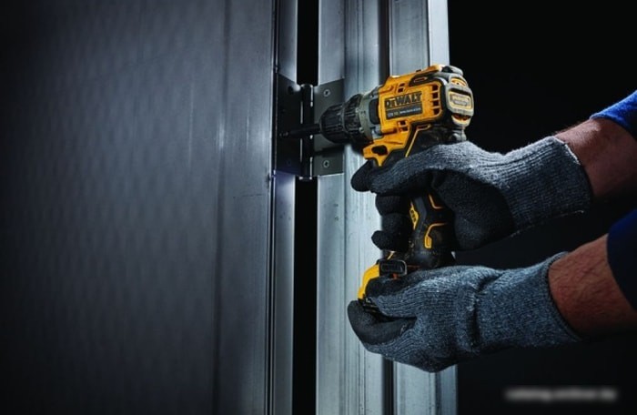 Дрель-шуруповерт DeWalt DCD701N-XJ (без АКБ)