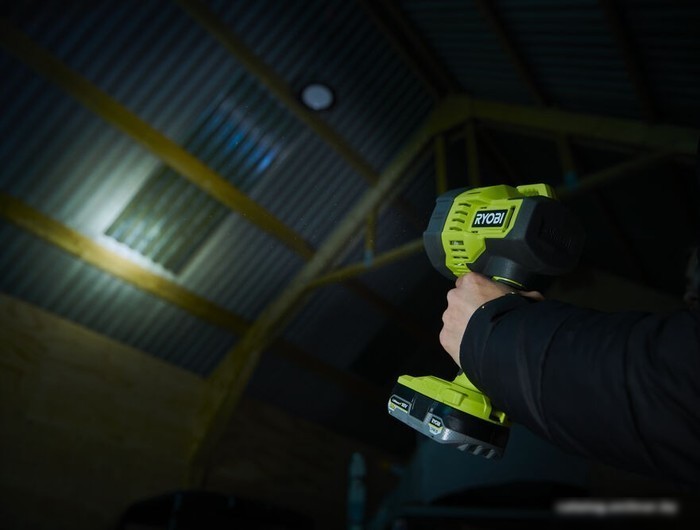 Фонарь Ryobi RLS18-0 (без АКБ)