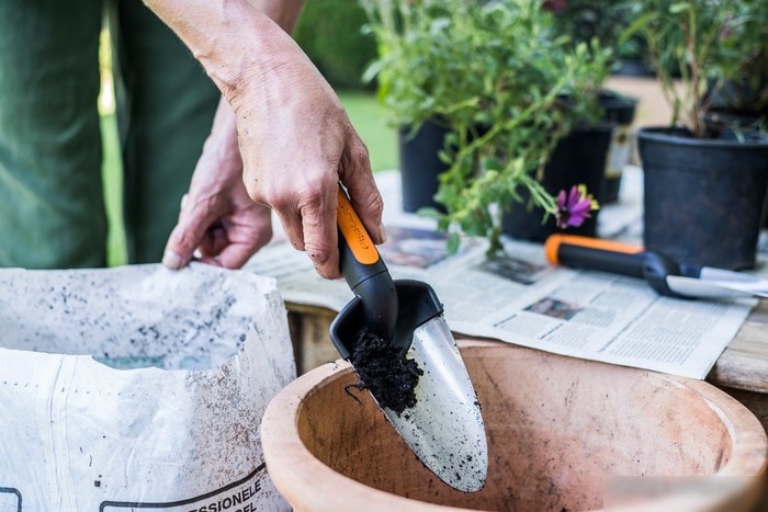 Совок Fiskars Premium 1000726