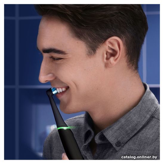 Электрическая зубная щетка Oral-B iO 6 iOM6.2Q6.2DK (черный)