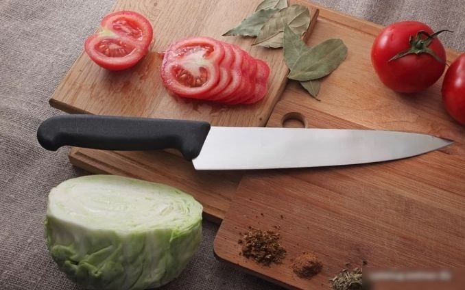 Кухонный нож Victorinox 5.2003.22