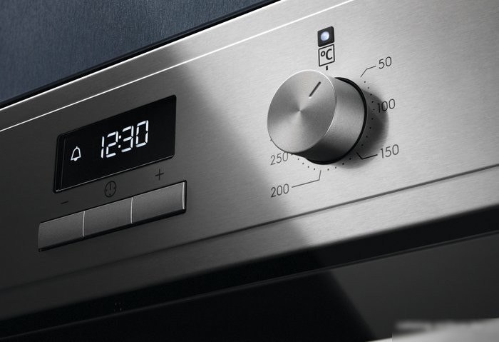 Электрический духовой шкаф Electrolux SurroundCook 600 EOF3H70X
