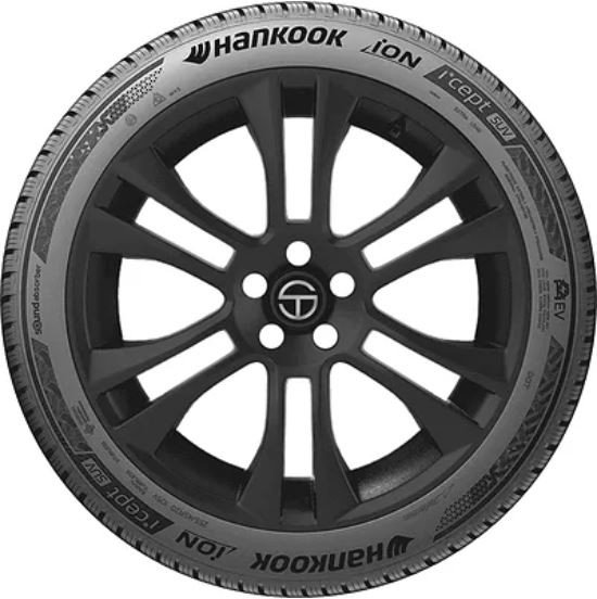 Зимние шины Hankook iON i cept SUV IW01A 235/55R18 104V