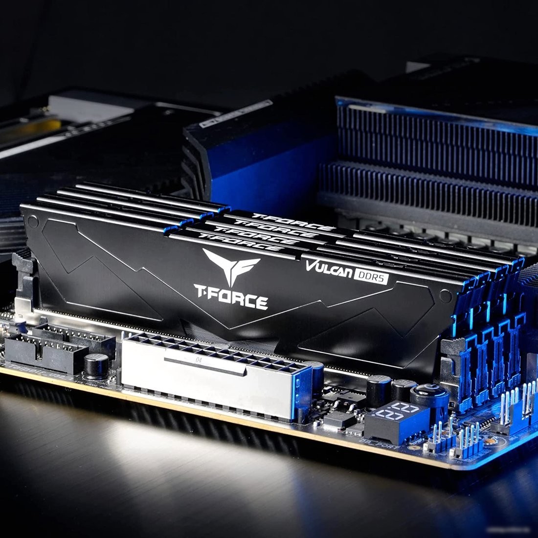 Оперативная память Team T-Force Vulcan 2x32ГБ DDR5 6000 МГц FLBD564G6000HC38JDC01