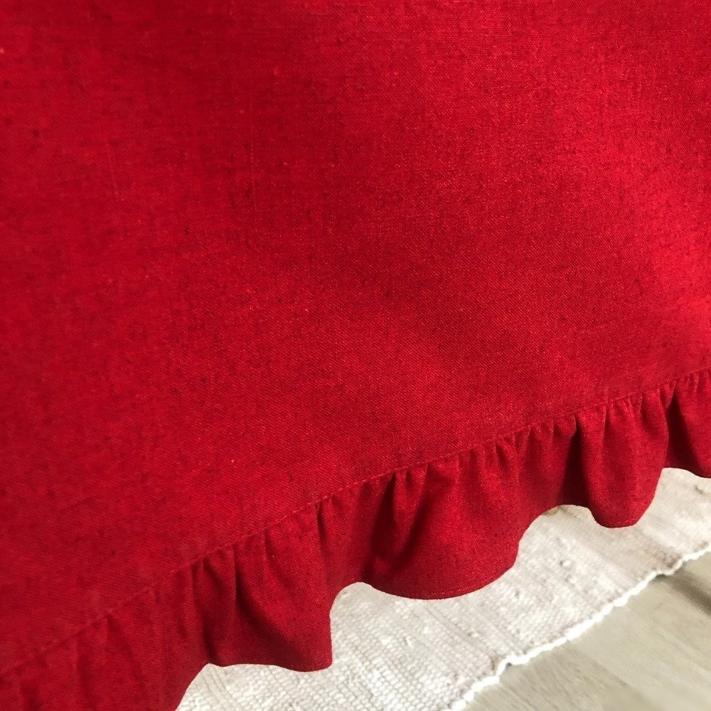 Скатерть ОМурМебель 200x150см прямоугольная с рюшами (красный)