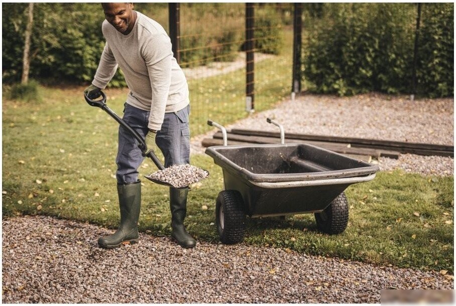 Лопата совковая Fiskars 1066713