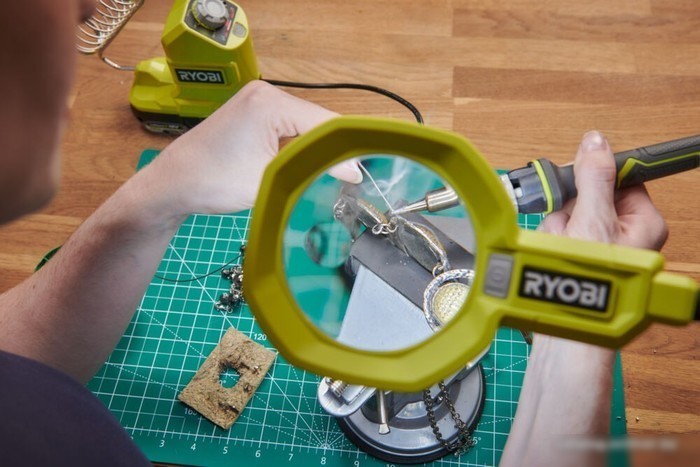 Фонарь Ryobi RML18-0 (без АКБ)