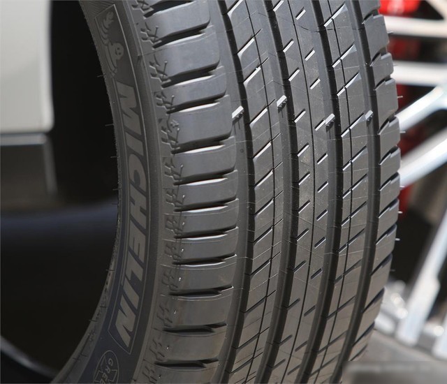 Автомобильные шины Michelin Latitude Sport 3 285/40R20 108Y