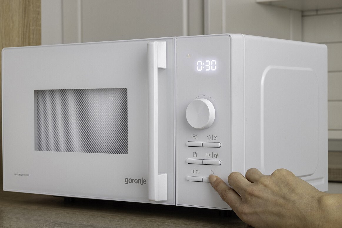 Микроволновая печь Gorenje MO20A3W5
