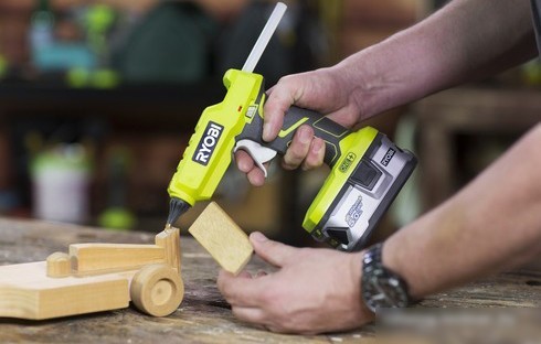 Термоклеевой пистолет Ryobi R18GLU-0