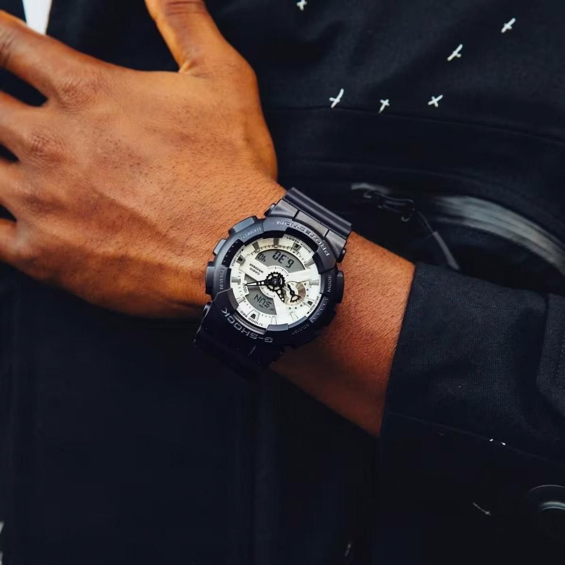 Наручные часы Casio GA-110WD-1A