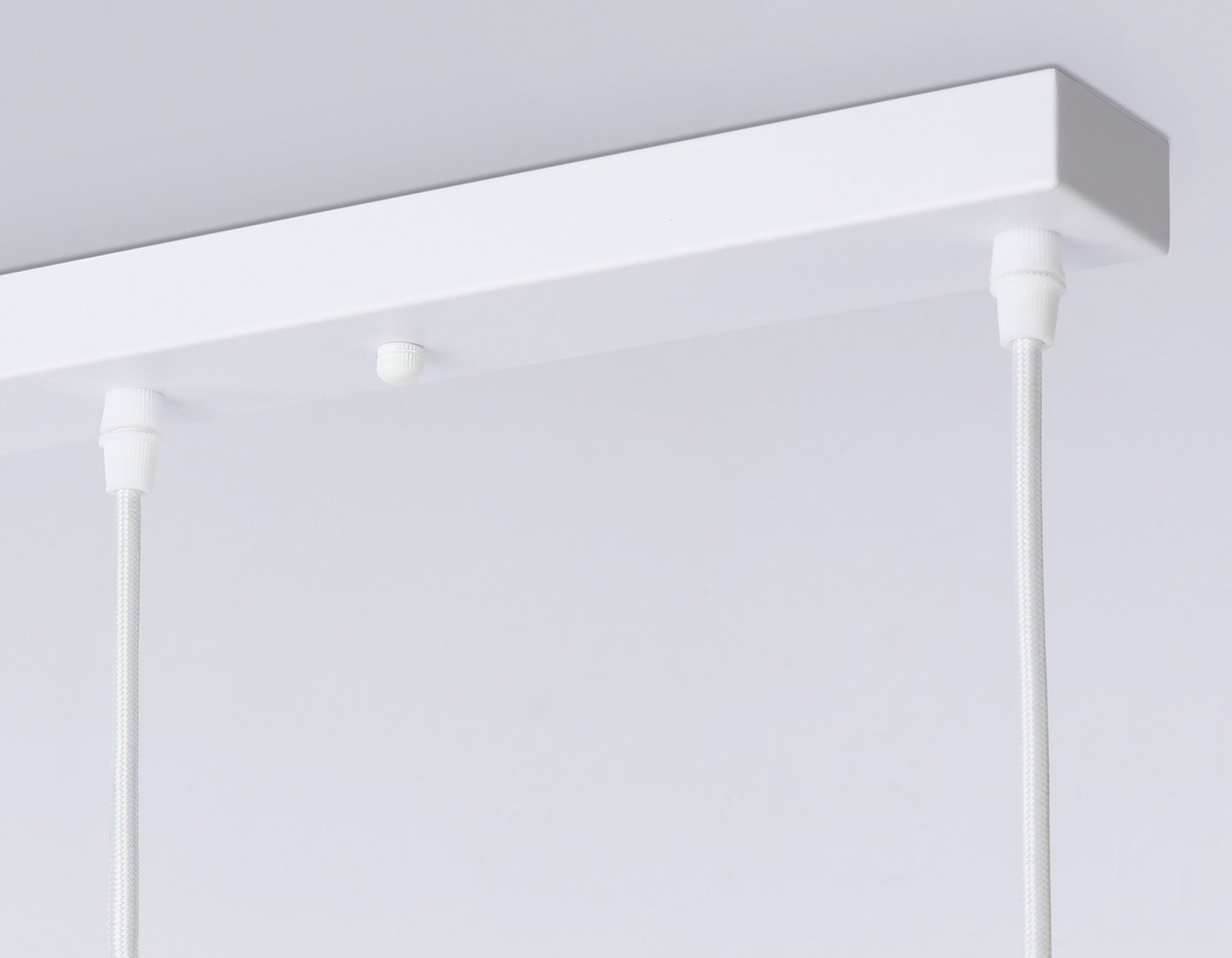 Подвесная люстра Ambrella light Traditional TR8117