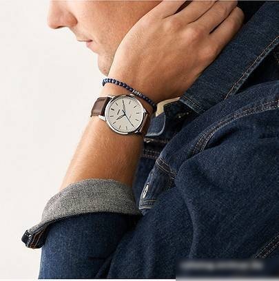 Наручные часы с украшением Fossil Minimalist FS5966SET